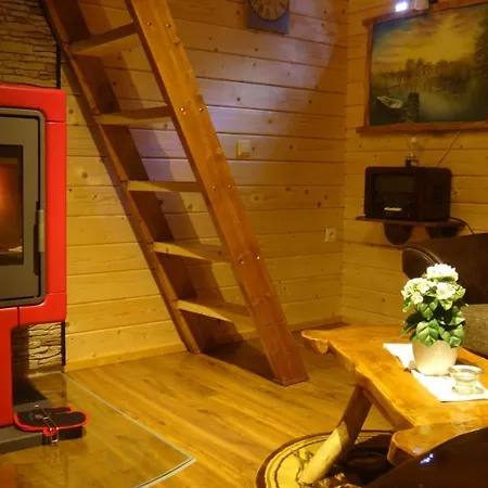 Holzhaus Waldwichtel Am Wald Und 度假居 *