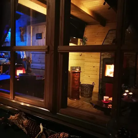 Holzhaus Waldwichtel Am Wald Und Σπίτι διακοπών Neuruppin